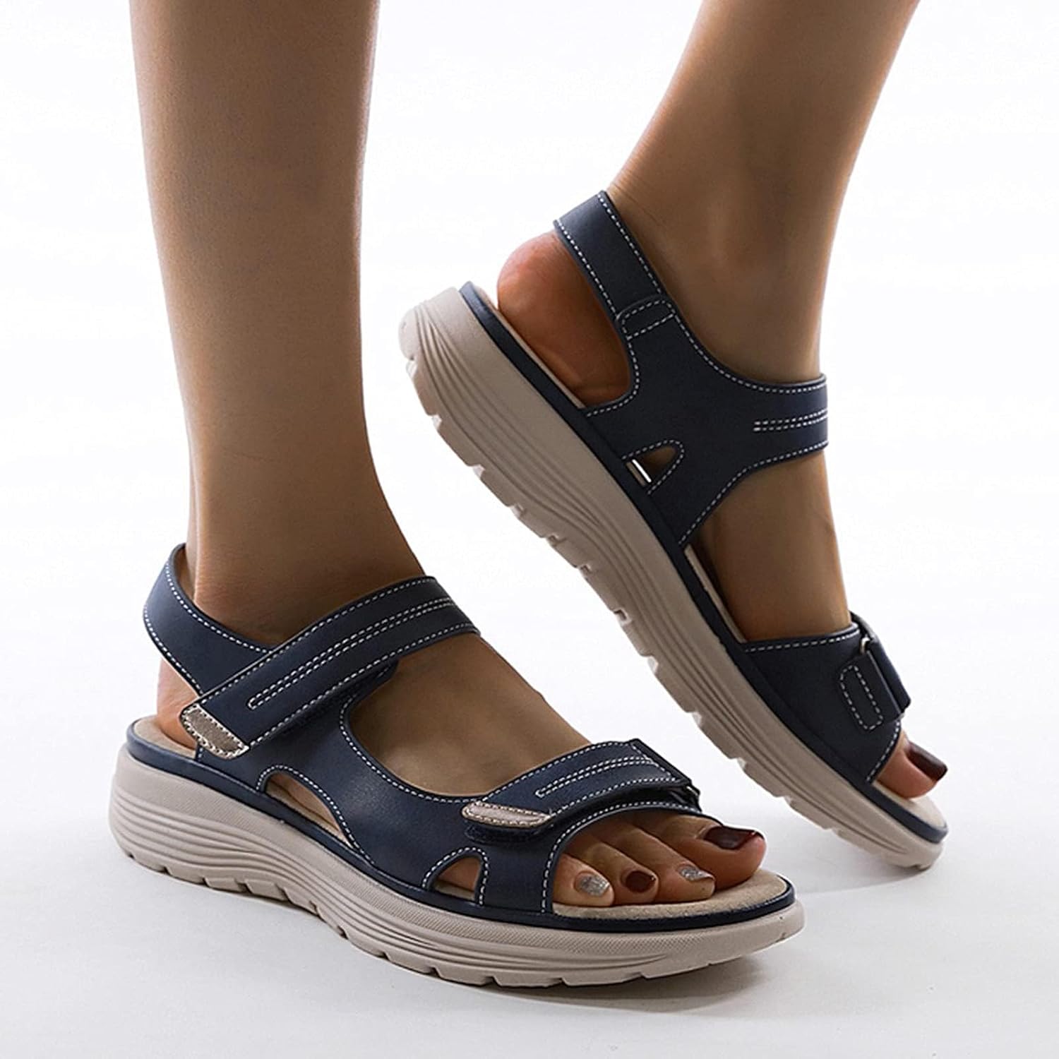 Damesandaler med justerbare remmer og sklisikker såle