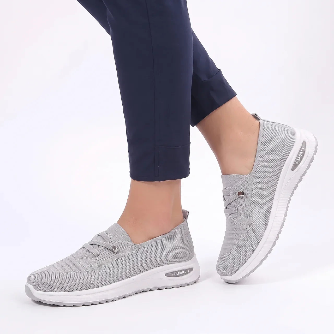 Slip-on sneakers med bred tåboks for dame