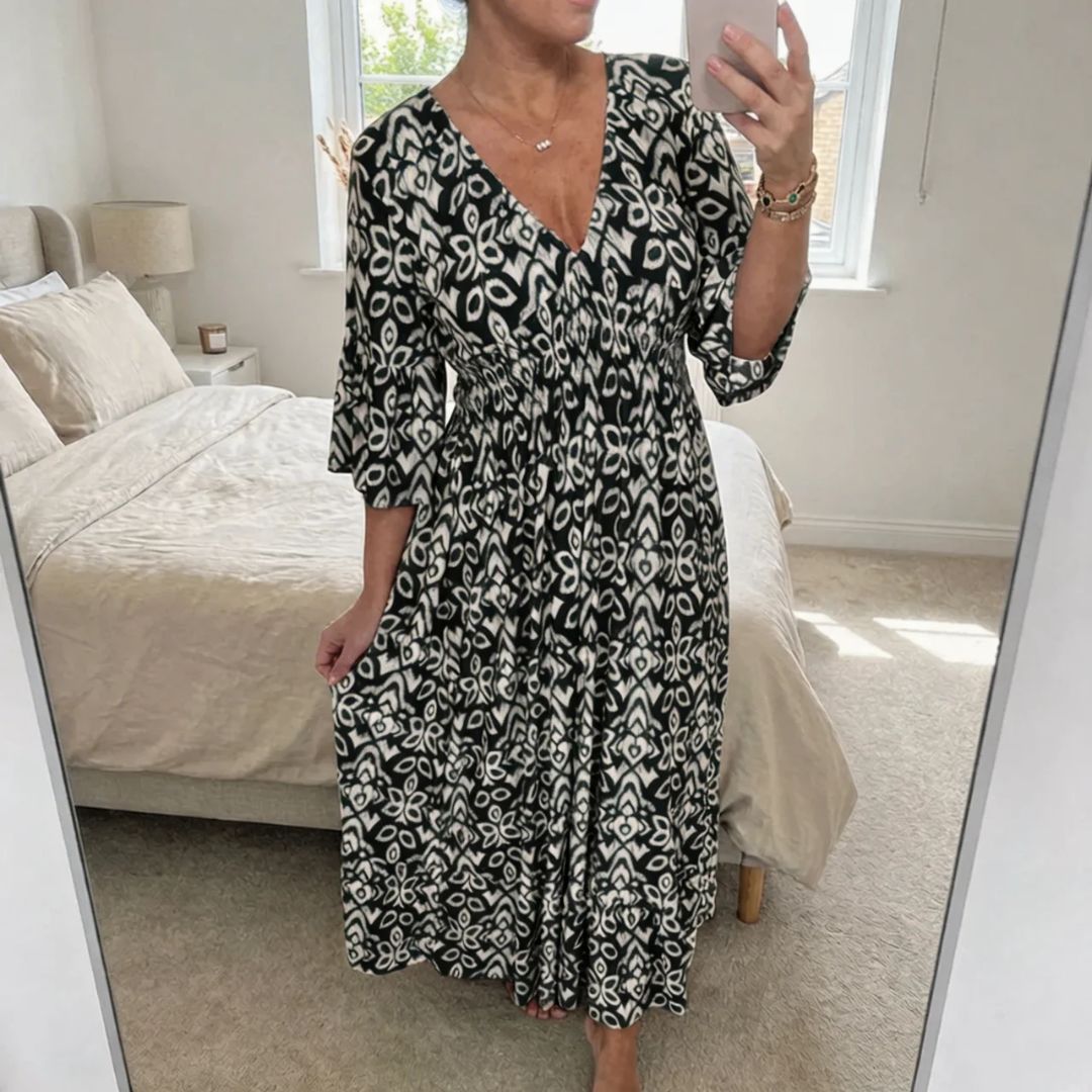 Amelia | Maxikjole med V-hals – Trykt Kjole med Flare Ermer