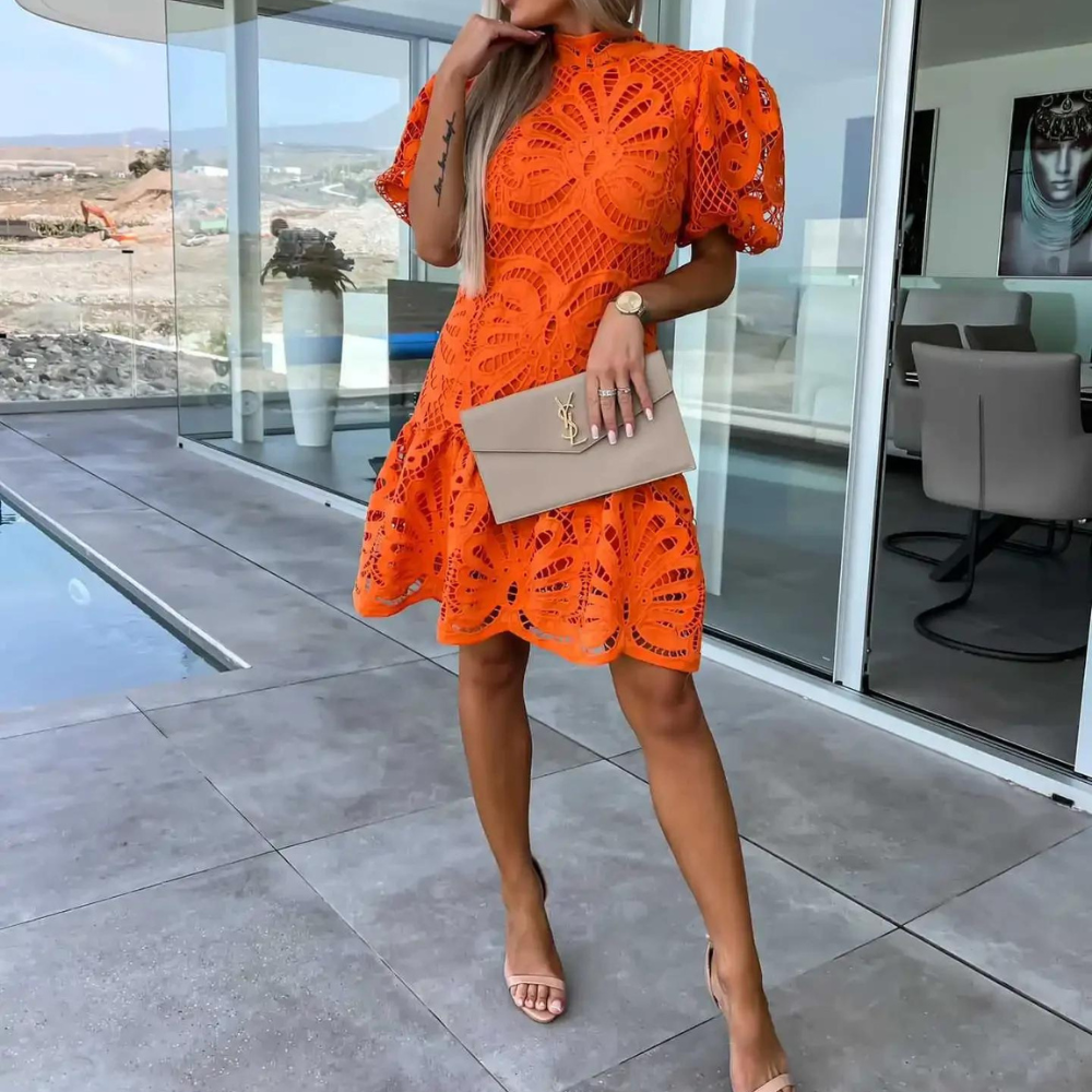 Lina | Sommerkjole med Blonder – Puffermer og Lett Design