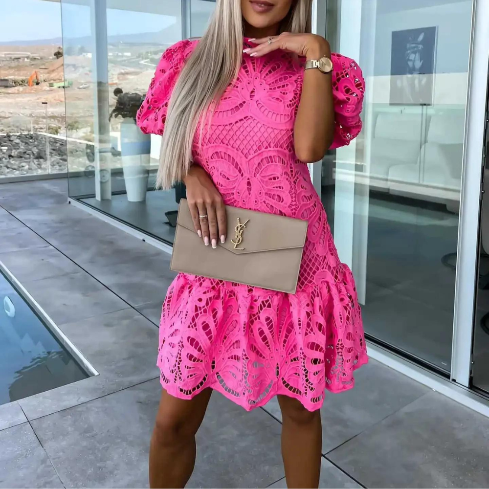 Lina | Sommerkjole med Blonder – Puffermer og Lett Design